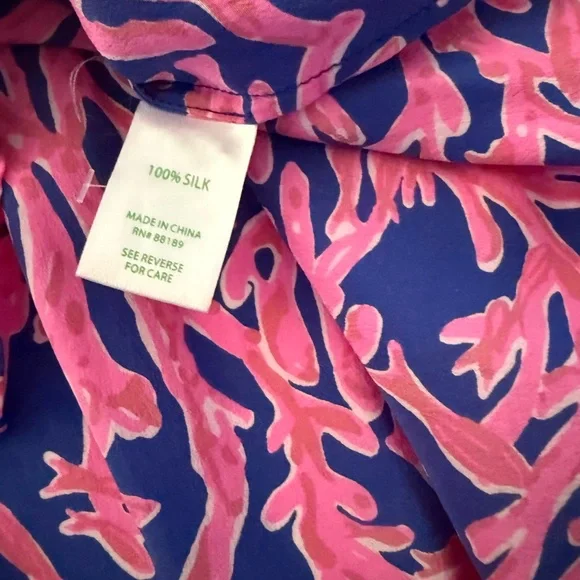 Lilly Pulitzer Vibrant Coral Print Elsa Blouse size medium 100% silk - Picture 6 of 7